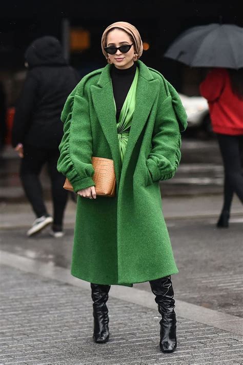 Our Favourite Street Style Moments At New York Fashion Week Street Style Women Fashion New