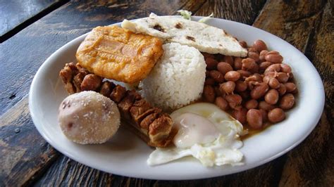 Arepas Tamale And Bandeja Paisa Best Colombian Foods Thrillist