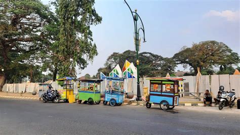 Setelah Selesai Revitalisasi Pedagang Di Depan Alun Alun Subang Siap