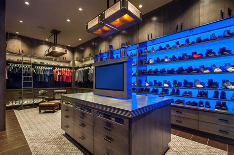 His Closet Tv Lift Rustico Armadio Phoenix Di Angelica Henry