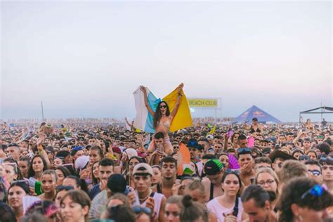 Arenal Sound Burriana Lanza Cartel De Fiestas De Bienvenida