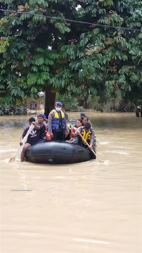 Hujan Deras Guyur Sejak Kamis Malam Kota Medan Terendam Air