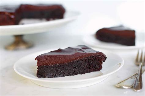 Top 3 Flourless Chocolate Cake Recipes