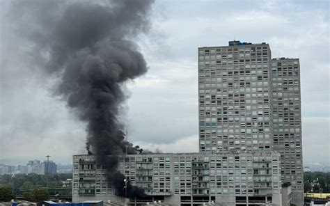 Corto Provoca Incendio En Condominio Puerta Jardín De Azcapotzalco