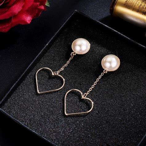 Jewels Galaxy Off White Gold Plated Beaded Heart Shaped Drop Earrings