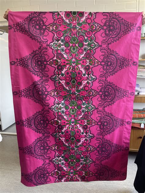 Marjatta Metsovaara Sayonara Tablecloth 109x153cm Pink Muija