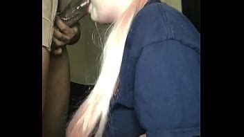 Rubia Gruesa Chupa Una Gran Polla Negra XVIDEOS