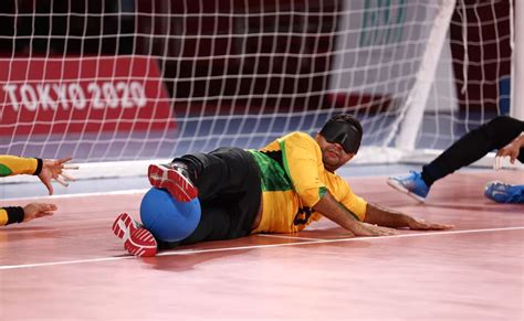 Brasil domina a China e conquista ouro inédito no goalball em Tóquio