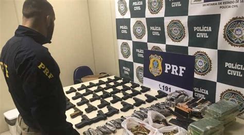 Prf E Desarme Apreendem 34 Pistolas Milhares De Munições De Fuzil E