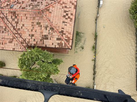 Maltempo Emilia Romagna Torna L Incubo Dell Alluvione Si Cercano Due