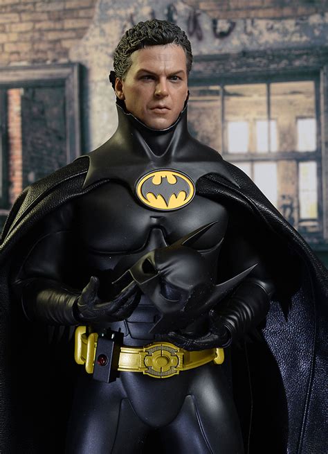 Review And Photos Of Hot Toys Batman Returns Batman Bruce 13680 Hot