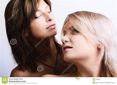 Blond Und Brunette Stockbild Bild Von Freundin Frau 7048017