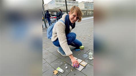 Braunschweig Richterin Putzt Stolpersteine Auf Weg Zur Arbeit