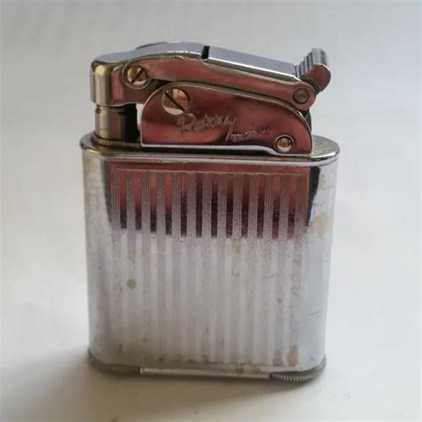 Rare Ancien Briquet Essence Roxxy Swiss Made Avec Plaque De Taxe