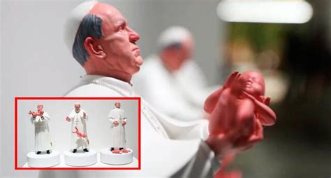 Papa Francisco Escultura Del Sumo Pont Fice Tirando A Un Beb Causa