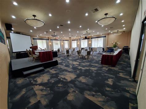 Red Lion Hotel Bellevue - Bellevue, WA - Wedding Venue