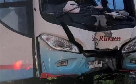 Bus Kecelakaan Di Tanjakan Selarong Puncak Bogor Saat Hujan Deras