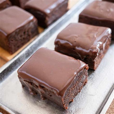 The Secret To Perfect Fudge Chocolate Brownies Veena Azmanov Kitchen