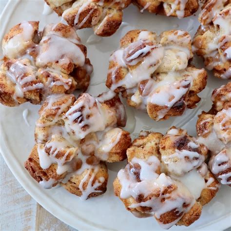 Pull Apart Cinnamon Roll Muffins