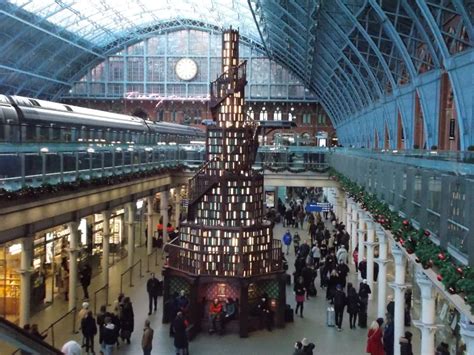 St Pancras Christmas Tree Redberry Blipfoto