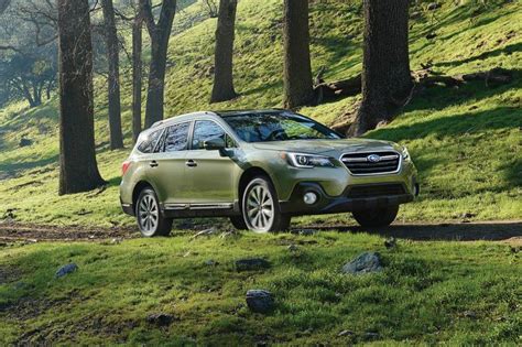 2018 Subaru Outback Pictures - 201 Photos | Edmunds