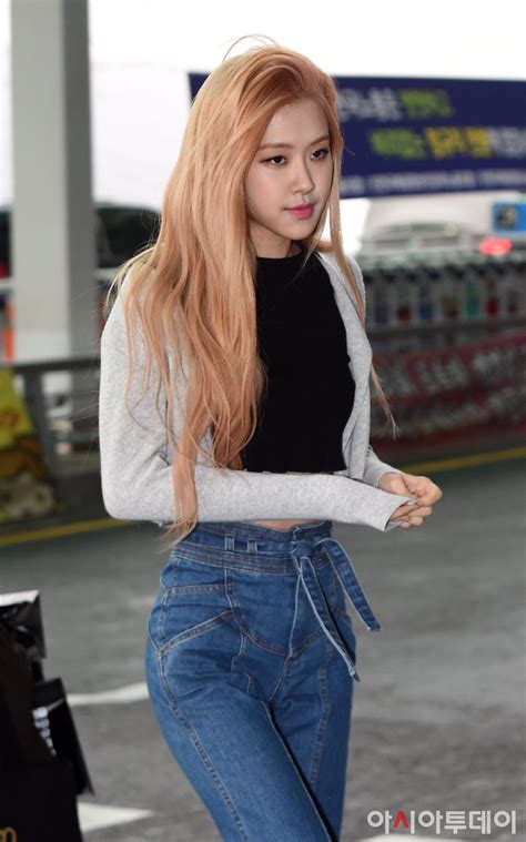 Pin By Ramitoey On Parkrosè Fashion Blackpink Rosé Airport