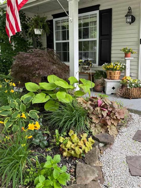 Small Front Porch Ideas With Plants - The Honeycomb Home