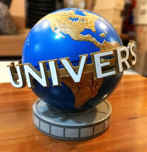 Genuine Universal Studio Globe Deco Collectible Hobbies And Toys