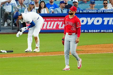 大谷翔平も心配でマウンドへ対戦の仲良し左腕が緊急降板 激しく手を振り苦悶の表情 Full Count