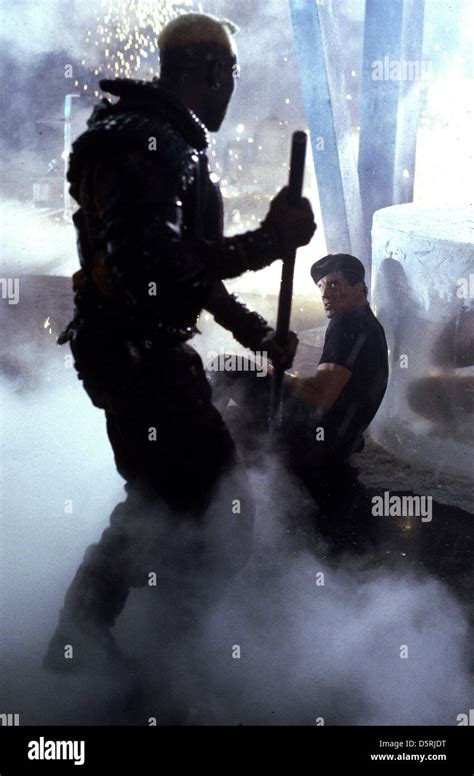 Wesley Snipes Sylvester Stallone Demolition Man 1993 Stockfotografie