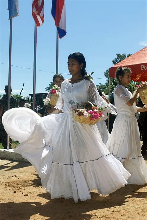 Paraguayan Clothing