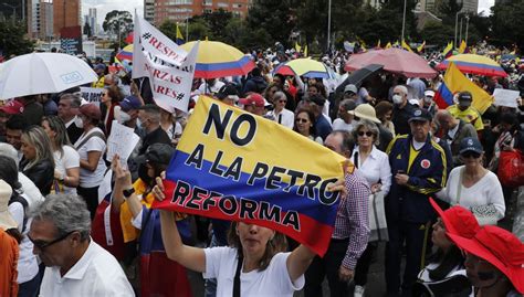 Primera marcha contra el Gobierno Petro fue multitudinaria Bogotá y