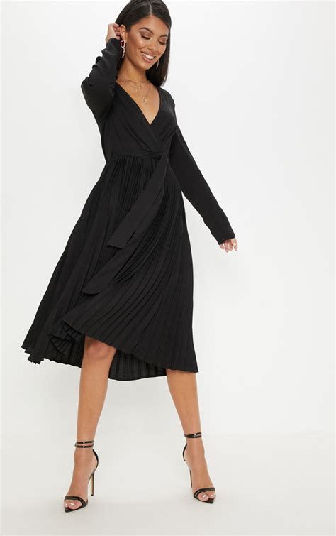 Black Pleated Dress Dresses Prettylittlething Ie