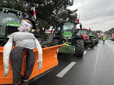 Protest Rolnik W Na Dk W Powiecie Kaliskim B D Utrudnienia W Ruchu