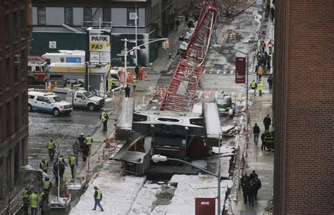 Dramatic crane collapse in New York