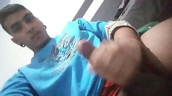 NOVINHO MORENO Dotado GOLPEANDO UNO Y DISFRUTANDO DELICIOSO XVIDEOS