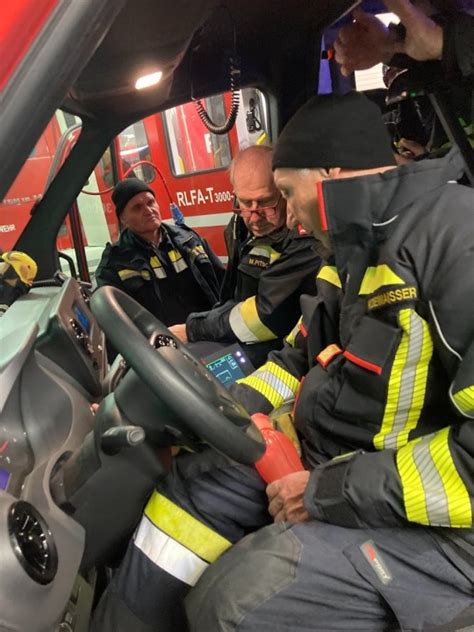 Feuerwehr Ollern Ger Tschulung Im Feuerwehrhaus