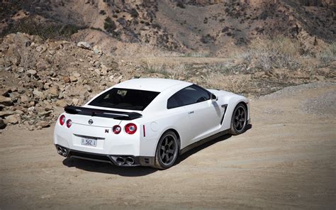 Nissan Gt R Black Edition Editor S Notebook Automobile Magazine