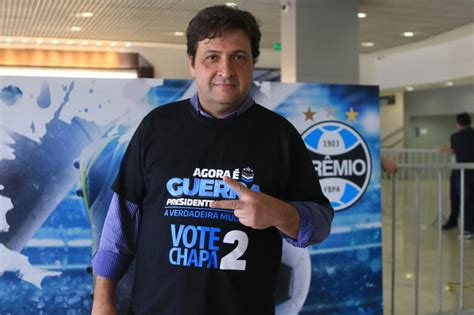 Alberto Guerra é eleito presidente do Grêmio para os próximos três anos