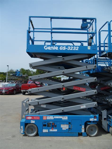 Genie GS 3232 Scissor Lift For Rent Wellbuilt Equipment Chicago IL