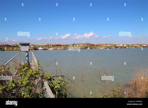 Nella Regione Del Delta Del Po Un Braccio Del Fiume Po Il Po Di Goro