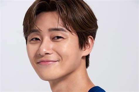 Park Seo Joon Celebrates Reaching 10 Million Followers On Instagram