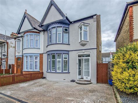 Hamstel Road Southend On Sea Ss2 3 Bed Semi Detached House For Sale £375 000