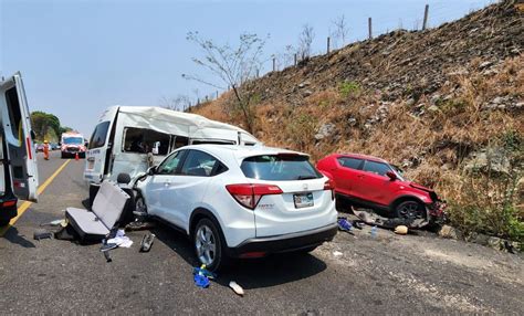 Accidente De Tránsito Deja Cuatro Muertos Y 20 Lesionados En Carretera