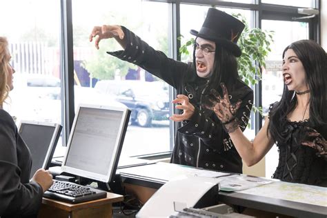 Watch Carrie Brownstein and Fred Armisen as Shopping Goths and Office ...