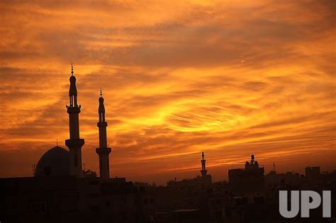 Photo: Sunset in the Gaza - GAZ2023121030 - UPI.com