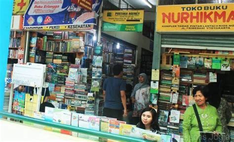 Toko Buku Bekas, Kota Pelajar, dan Budaya Membaca