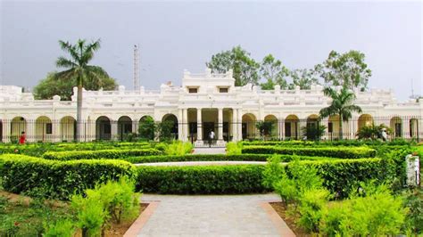 Du Mughal Garden राष्ट्रपति भवन के पार्क के बाद डीयू के मुगल गार्डन का