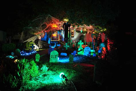 15 Awesome Front Yard Halloween Displays » TwistedSifter