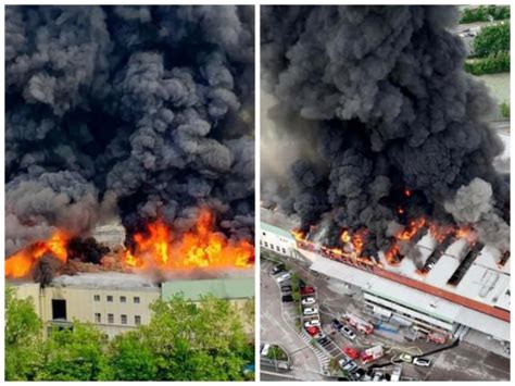 Bolzano Incendio All Alpitronic In Fiamme Lo Stabilimento Nube Di